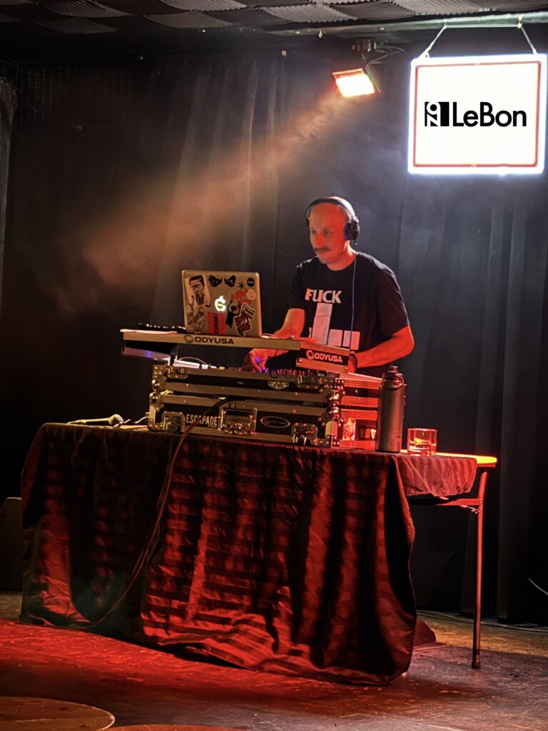 DJ LeBon son en action